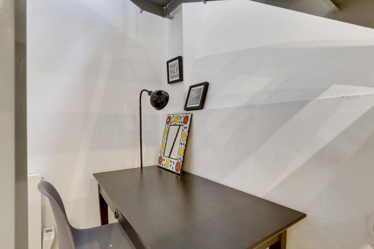 170 Suite Angouleme Large Duplex Style Apt With1 Bdr Paris Central Luaran gambar